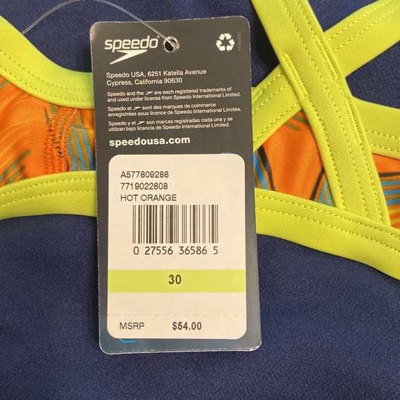 Speedo Swimsuit size 30 brand new with tags - Picture 4 of 8